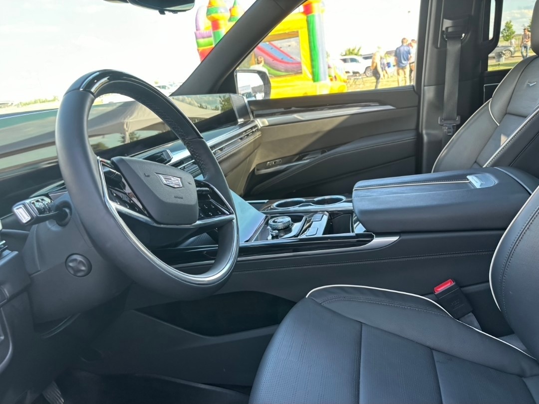 Cadillac Escalade — interior detail